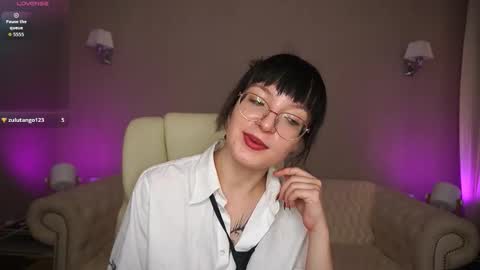 Snapshot of pixiepeachh chatting on 09.20.25 pixiepeachh online show from 09.20.25