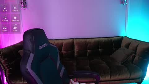 Snapshot of pixiepeachh chatting on 11.12.25 pixiepeachh online show from 11.12.25