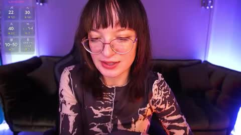 Snapshot of pixiepeachh chatting on 11.14.25 pixiepeachh online show from 11.14.25