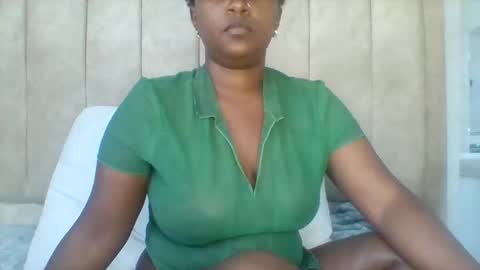 pixietease1 online show from 11.17.25