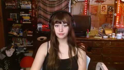 Izzy online show from 10.16.25