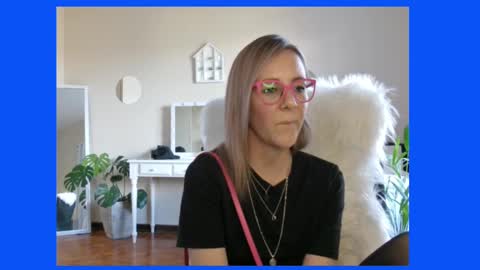 Lynn online show from 02.12.25