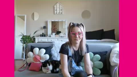 Lynn online show from 03.04.25