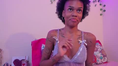 Venus  Vee  Cutie online show from 10.19.25