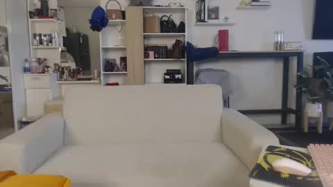 plasticgirll online show from 12.22.24