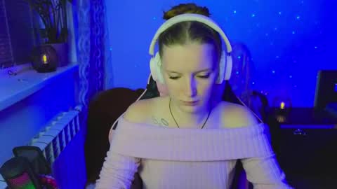 Snapshot of playful_mary chatting on 05.27.26 Masha online show from 05.27.26