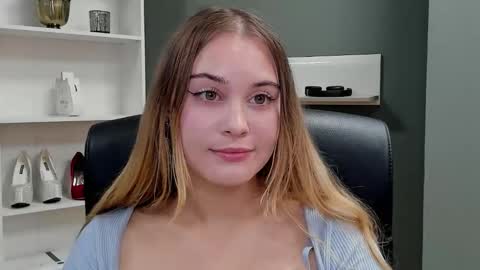 Valeria online show from 09.28.25