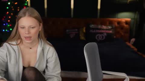 Lana online show from 12.17.25