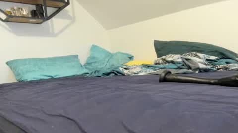 Snapshot of playingass chatting on 09.08.25 AnthonyForYou online show from 09.08.25