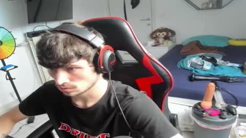 Snapshot of playingass chatting on 09.11.25 AnthonyForYou online show from 09.11.25