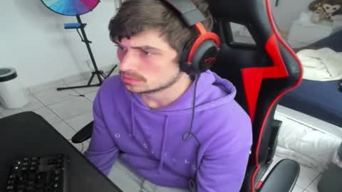 Snapshot of playingass chatting on 09.18.25 AnthonyForYou online show from 09.18.25