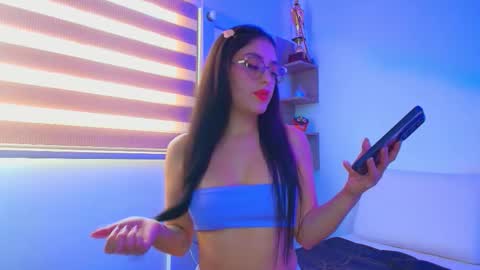 JUAN AND JULI online show from 01.11.26