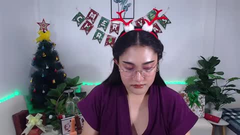 Snapshot of ploysaithailand chatting on 12.11.24 Ploysai online show from 12.11.24