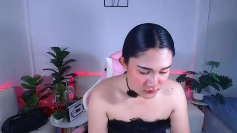Snapshot of ploysaithailand chatting on 10.05.25 Ploysai online show from 10.05.25
