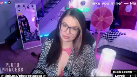 Snapshot of plutoprincess69 chatting on 11.15.25 Pluto Princess online show from 11.15.25