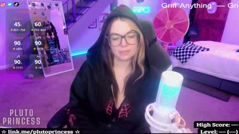 Snapshot of plutoprincess69 chatting on 11.20.25 Pluto Princess online show from 11.20.25