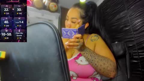 Snapshot of pocahontas_d chatting on 12.14.25 catalina online show from 12.14.25