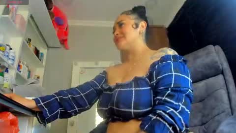 Snapshot of pocahontas_d chatting on 06.17.26 catalina online show from 06.17.26