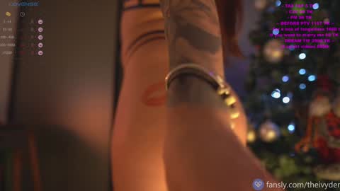 Snapshot of pocahontascb chatting on 12.15.25 online show from 12.15.25