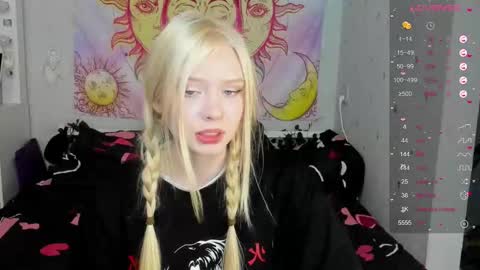 Snapshot of pocet_barbie chatting on 09.23.25 Mary online show from 09.23.25