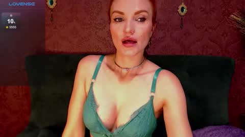 Snapshot of poison_eva_ chatting on 09.14.25 Poison Eva online show from 09.14.25