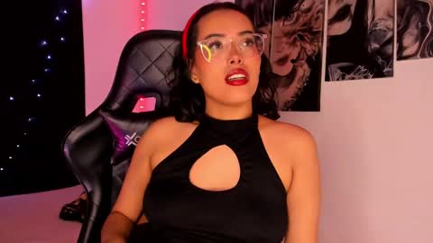 Willow                      Hours 12pm to 630pm Colombian time FRIDAY AND SUNDAY FREE DAYS online show from 12.16.24