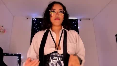 Willow                      Hours 12pm to 630pm Colombian time FRIDAY AND SUNDAY FREE DAYS online show from 01.05.25