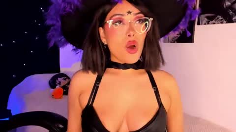 Willow                      Hours 12pm to 630pm Colombian time FRIDAY AND SUNDAY FREE DAYS online show from 01.26.25