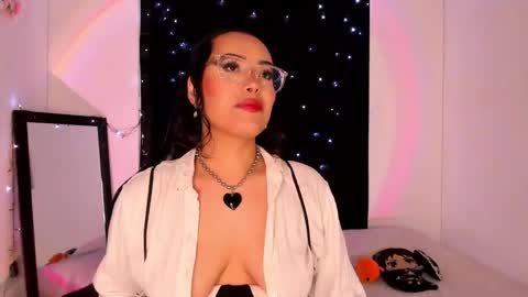 Willow                      Hours 12pm to 630pm Colombian time FRIDAY AND SUNDAY FREE DAYS online show from 01.27.25