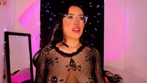 Willow                      Hours 12pm to 630pm Colombian time FRIDAY AND SUNDAY FREE DAYS online show from 01.30.25