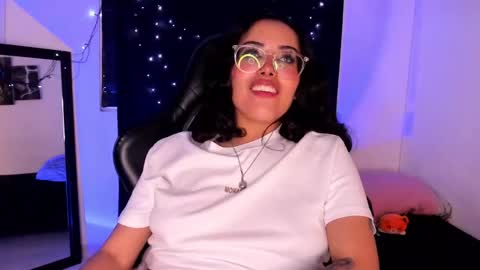 Willow                      Hours 12pm to 630pm Colombian time FRIDAY AND SUNDAY FREE DAYS online show from 03.04.25