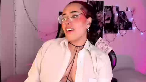 Willow                      Hours 12pm to 630pm Colombian time FRIDAY AND SUNDAY FREE DAYS online show from 09.17.25