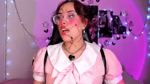 Willow                      Hours 12pm to 630pm Colombian time FRIDAY AND SUNDAY FREE DAYS online show from 10.29.25