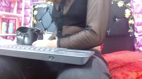 Aleja online show from 10.14.25