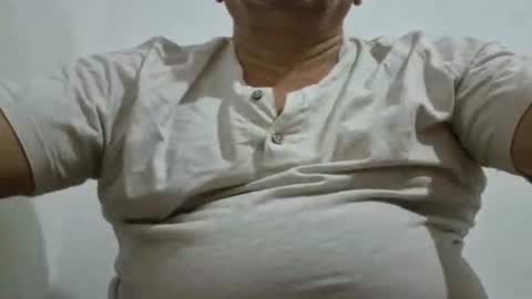 Snapshot of poli475 chatting on 01.18.26 poli online show from 01.18.26