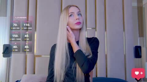 Snapshot of poliina chatting on 02.19.25 Polina online show from 02.19.25
