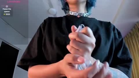 Snapshot of polilla_10_ chatting on 03.11.25 Poli online show from 03.11.25
