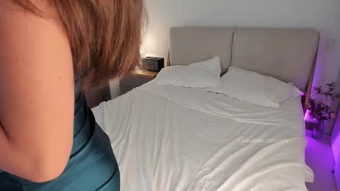 Snapshot of polly_____ chatting on 10.18.25 Polly online show from 10.18.25