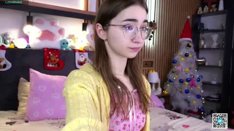 Polly online show from 11.23.25