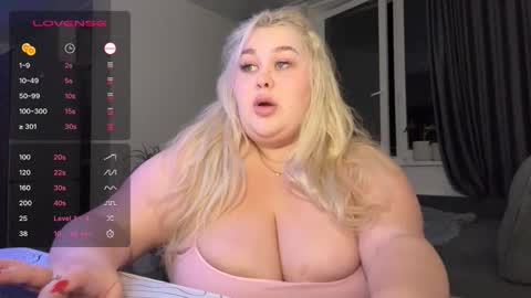 Snapshot of polly_cuteee chatting on 10.21.25 polly_cuteee online show from 10.21.25