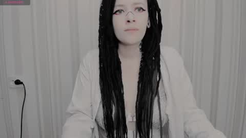 Snapshot of polly_wow chatting on 11.28.25 Polly online show from 11.28.25