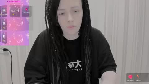 Snapshot of polly_wow chatting on 11.30.25 Polly online show from 11.30.25