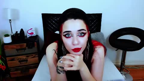 Snapshot of pollyflowers chatting on 12.30.24 Polly online show from 12.30.24