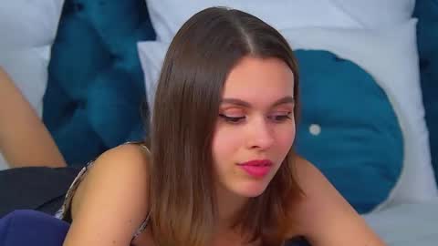 Snapshot of pollylanders chatting on 11.20.25 Polly online show from 11.20.25