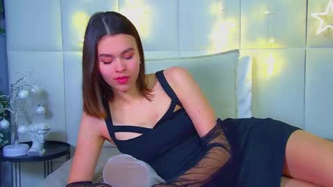 Snapshot of pollylanders chatting on 12.03.25 Polly online show from 12.03.25