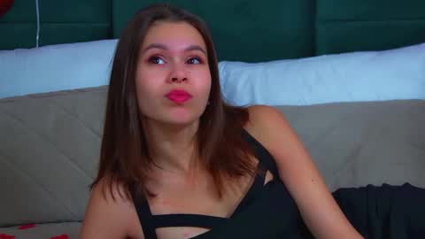 Polly online show from 02.12.26