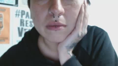 Snapshot of poly_mer chatting on 11.20.25 Poly online show from 11.20.25