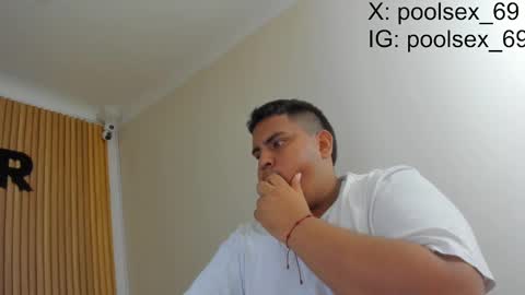 Snapshot of poolsexx_69 chatting on 09.15.25 poolsexx_69 online show from 09.15.25