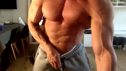 popopo0 online show from 11.24.25