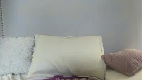 Poppy Knox online show from 10.25.25